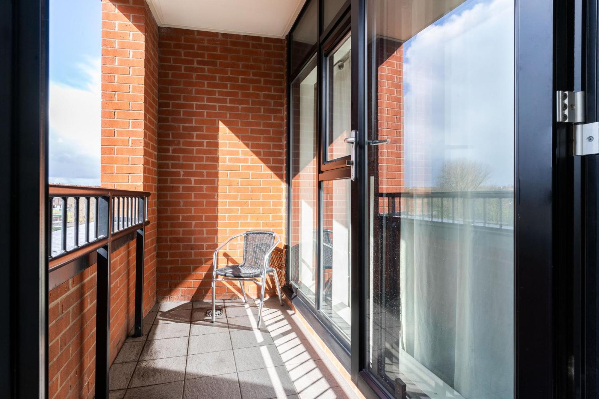 Bright Apartment With Balcony Birmingham Dış mekan fotoğraf